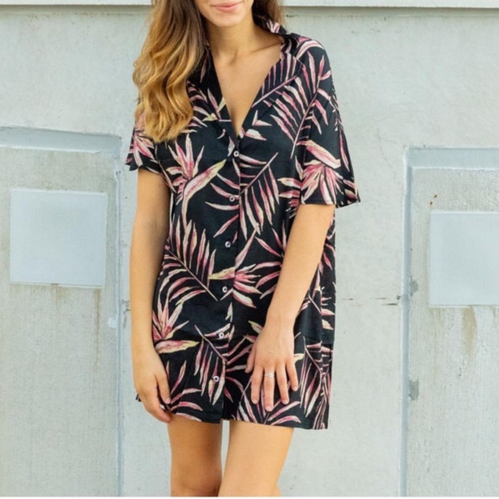 Amuse Society Hawaiian Bird of Paradise Shirtdress